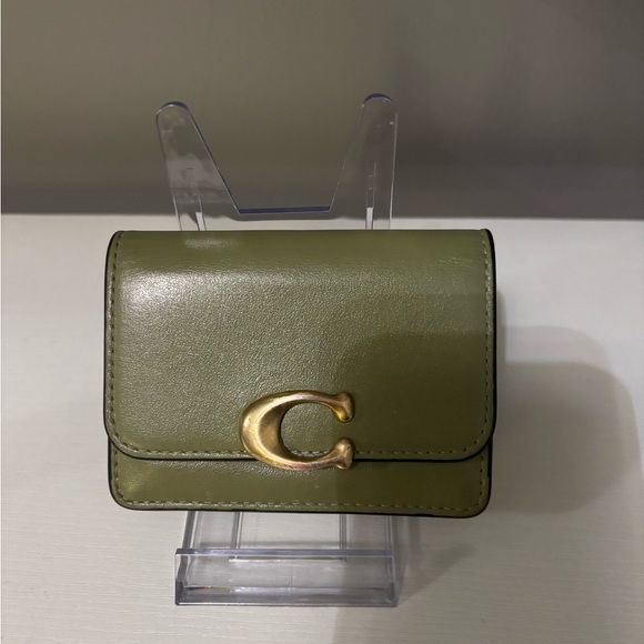 Coach Handbags - Sold
Coach Bandit Card Case